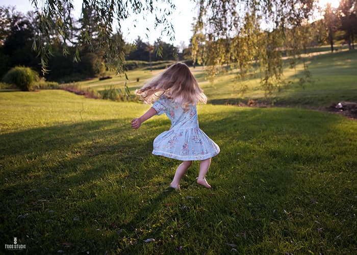 عکاسی از کودکان حین رقصیدن بهترین ایده است